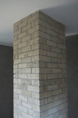 Bricks and special pieces in travertine antique:Antiqua